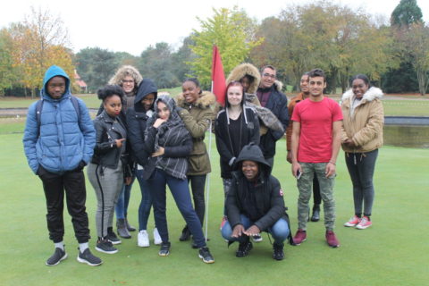 initiation au golf pour 12 jeunes de Génération 2